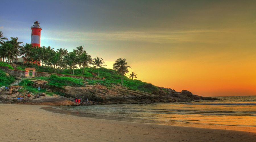 Kovalam Beach| customisable kerala honeymoon packages