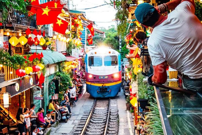 11N/12D Hanoi, Ha Long Cruise, Da Nang, Phu Quoc & Saigon Tour Package