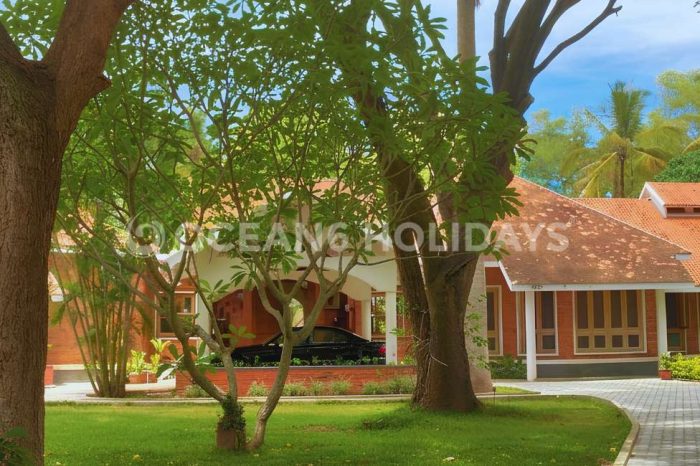 Farmstays & Plantations